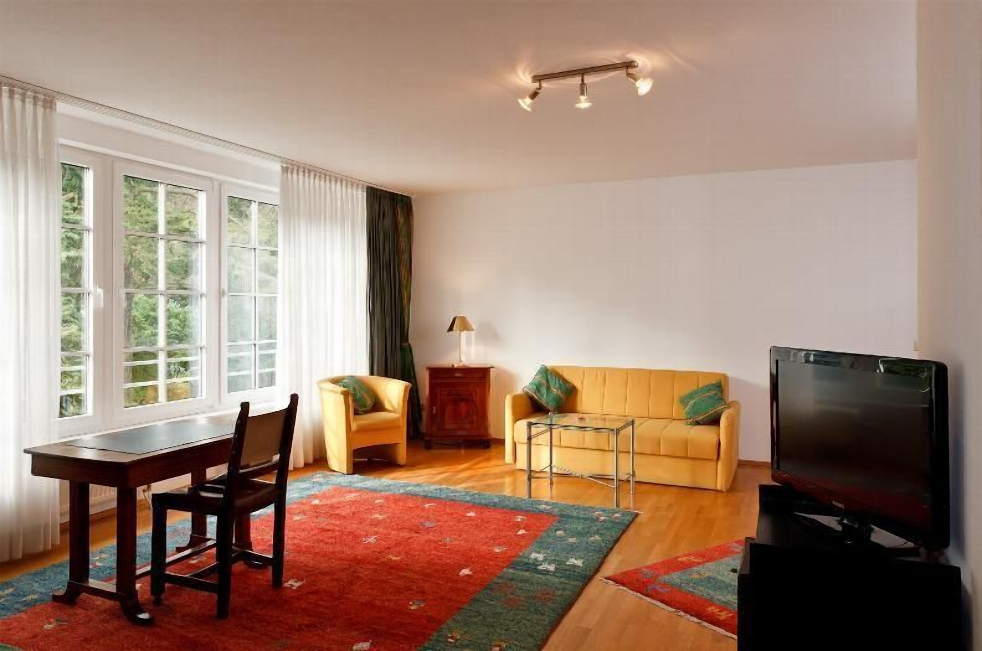 triple room | living room | 22-inch tv with cable channels, dvd player