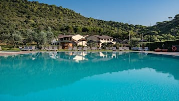 Outdoor pool, sun loungers