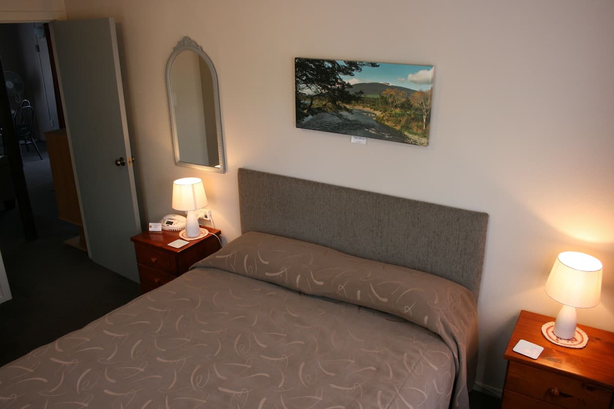 Family Room, 3 Bedrooms | Iron/ironing board, cribs (free), WiFi (free), bed sheets