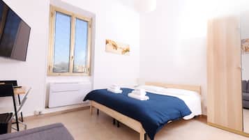 Deluxe dubbelrum | SÀngtillbehör av högsta kvalitet, skrivbord och arbetsyta för laptop