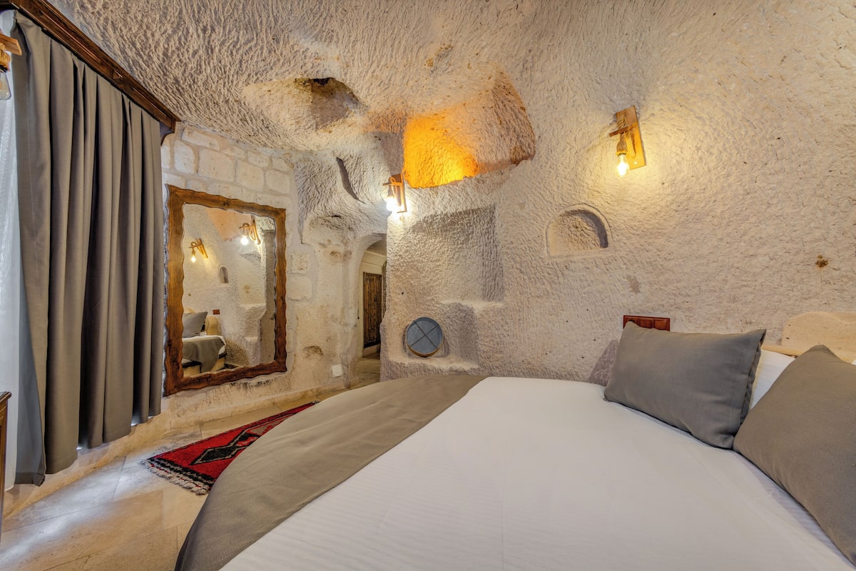 1 bedroom, premium bedding, minibar, individually decorated
