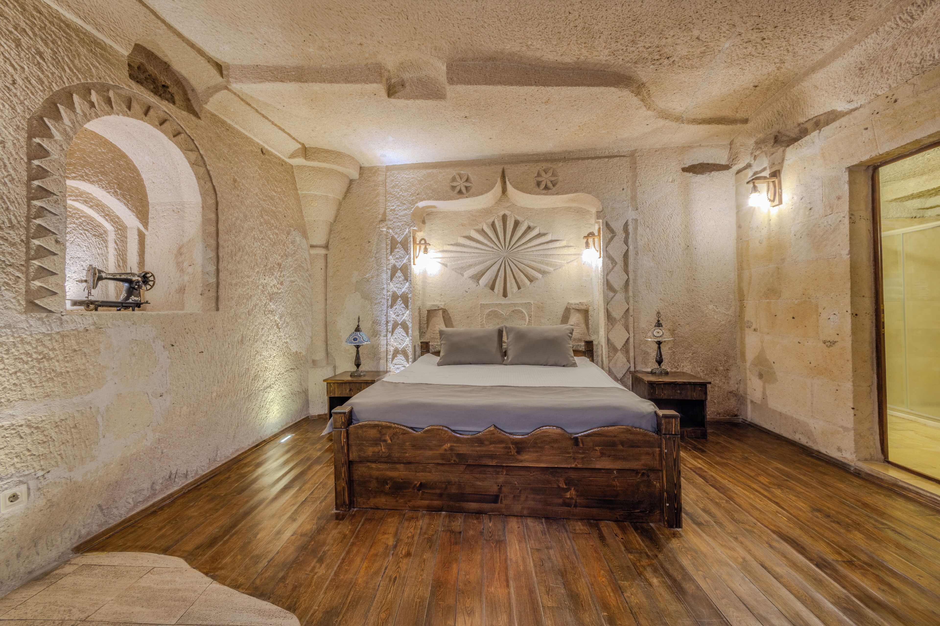 Photo - Castle Cave Hotel