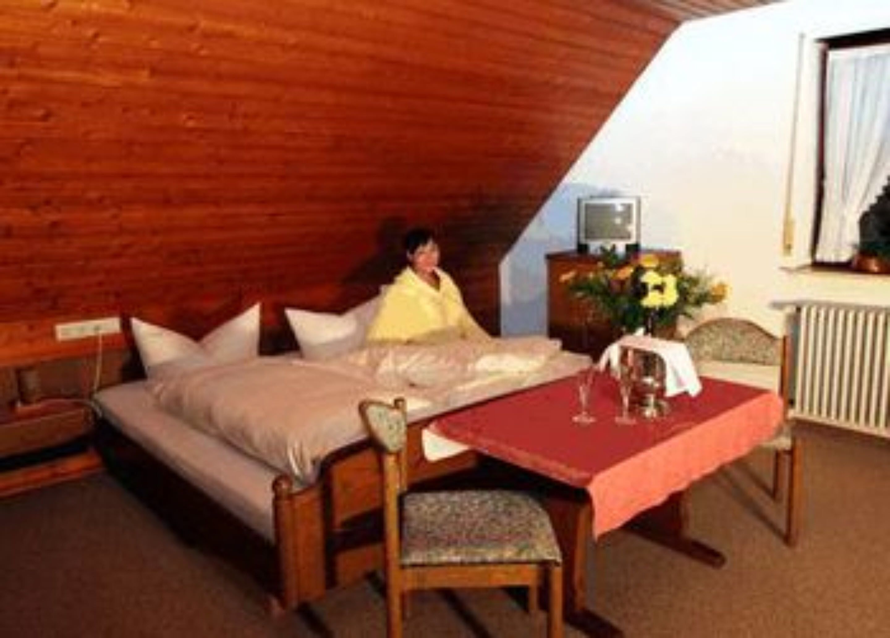 free wifi, bed sheets, wheelchair access