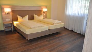 Doppelzimmer | Kostenloses WLAN, Bettwäsche, Rollstuhlgeeignet
