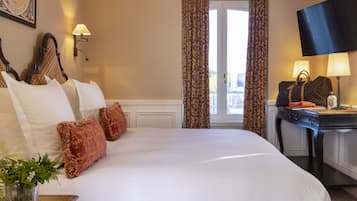Superior Suite | Premium bedding, down duvets, pillow-top beds, minibar