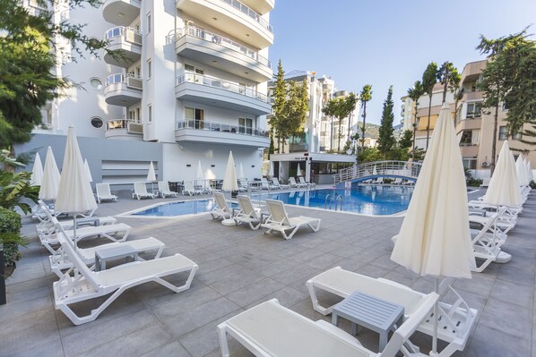 Habitación cuádruple familiar | Escritorio, insonorización, wifi gratis y ropa de cama 