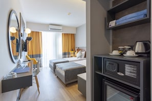 Desk, soundproofing, free WiFi, bed sheets - Ramira Joy Hotel (Alanya)