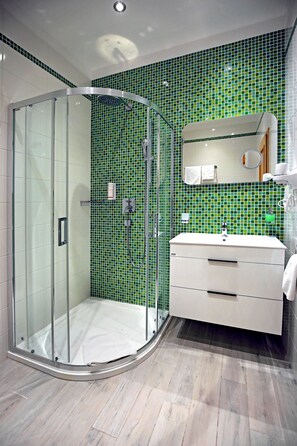 Standard Apartment | Bathroom | Shower, free toiletries, hair dryer, towels - Andel Apartments Praha (Prague)
