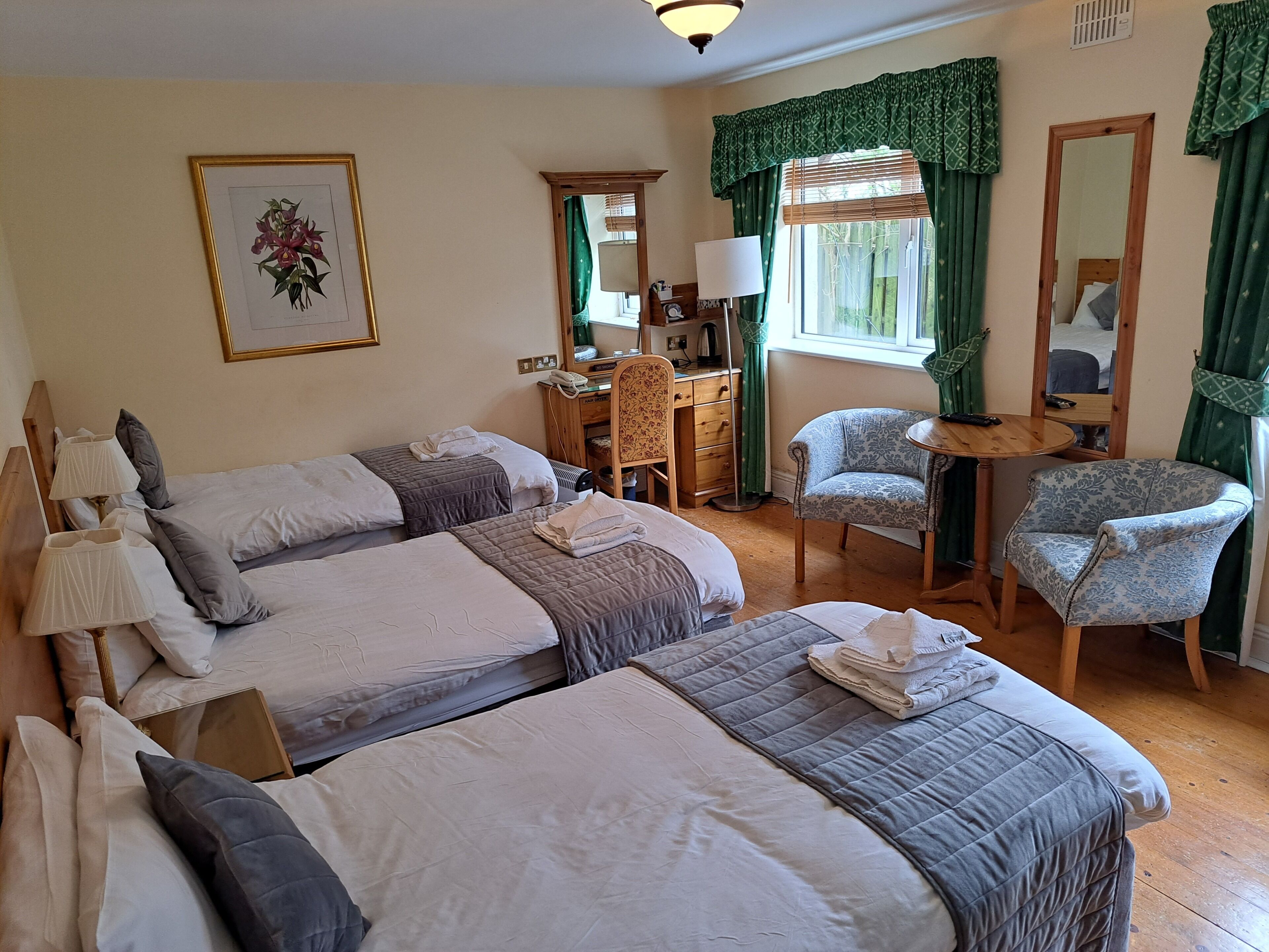 Cribs/infant beds, rollaway beds, free WiFi