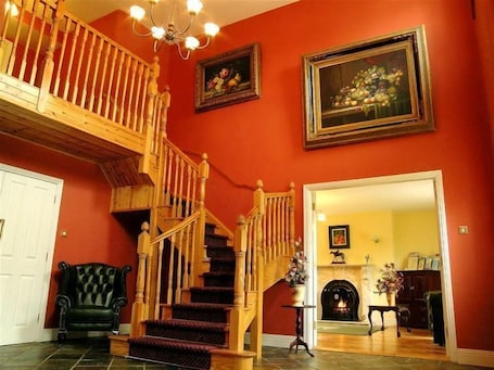 Escaleras. Boffin Lodge