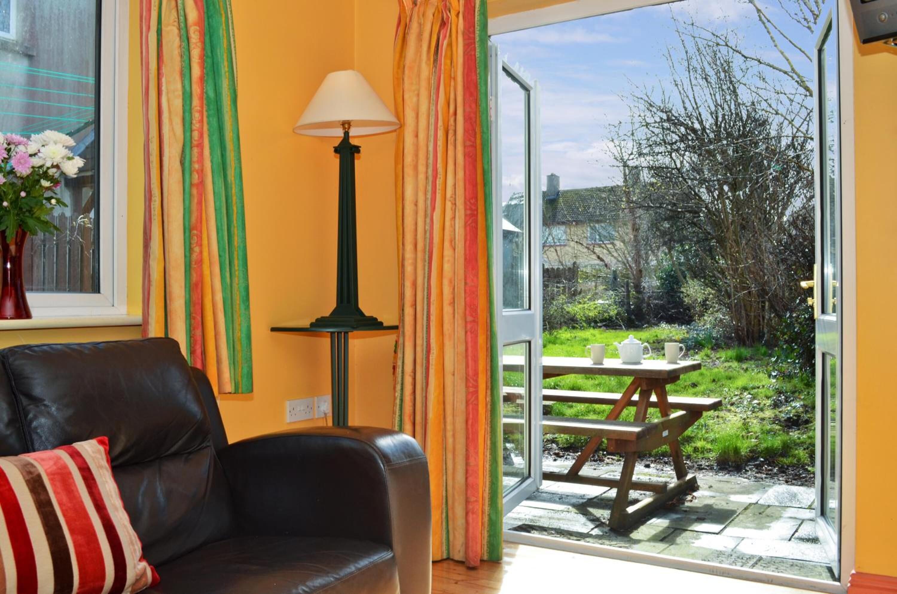 Télévision de 36 pouces avec chaînes par satellite