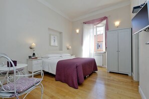 高级双人房 | 客房内保险箱、免费 WiFi、床单