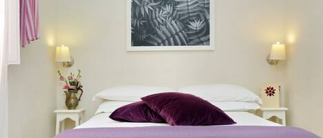 Doppelzimmer, 1 Doppelbett oder 2 Einzelbetten | Zimmersafe, kostenloses WLAN, Bettwäsche