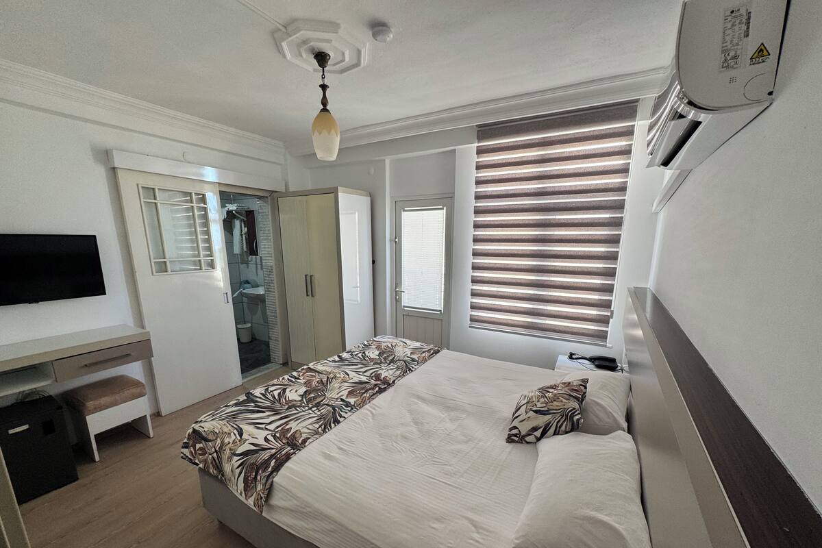 Doppelzimmer | Zimmersafe, Schreibtisch, Verdunkelungsvorhänge, Bügeleisen/Bügelbrett