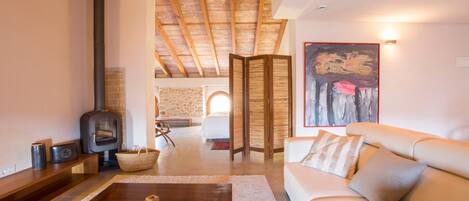 1 chambre, minibar, coffres-forts dans les chambres, bureau