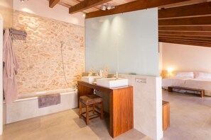 Minibar, in-room safe, desk, iron/ironing board -  Ca' n Beia Suites - Adults Only - Turismo de Interior (Alaro)