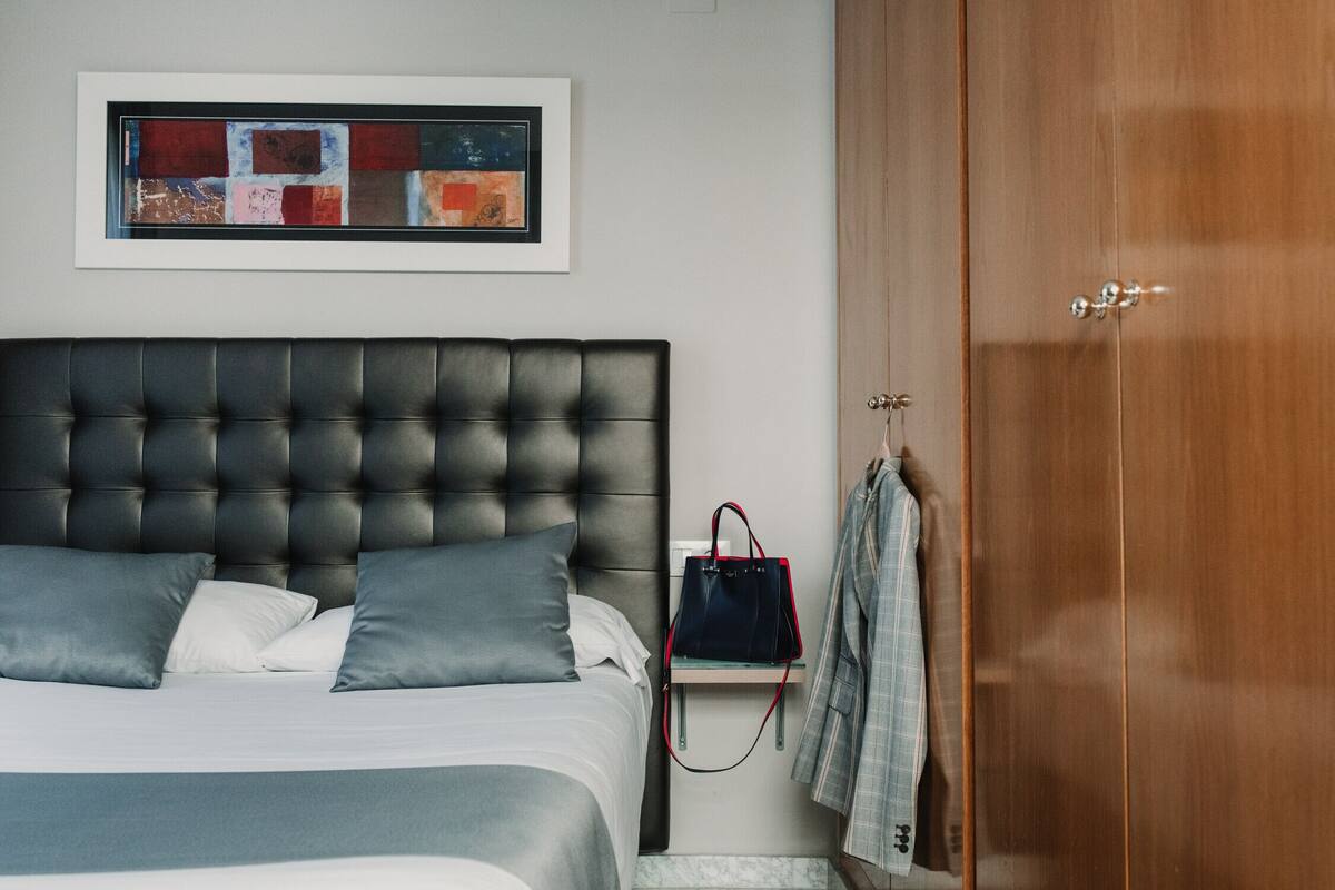 1 bedroom, in-room safe, iron/ironing board, free WiFi
