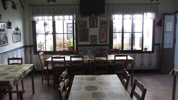 Café da manhã, almoço e jantar