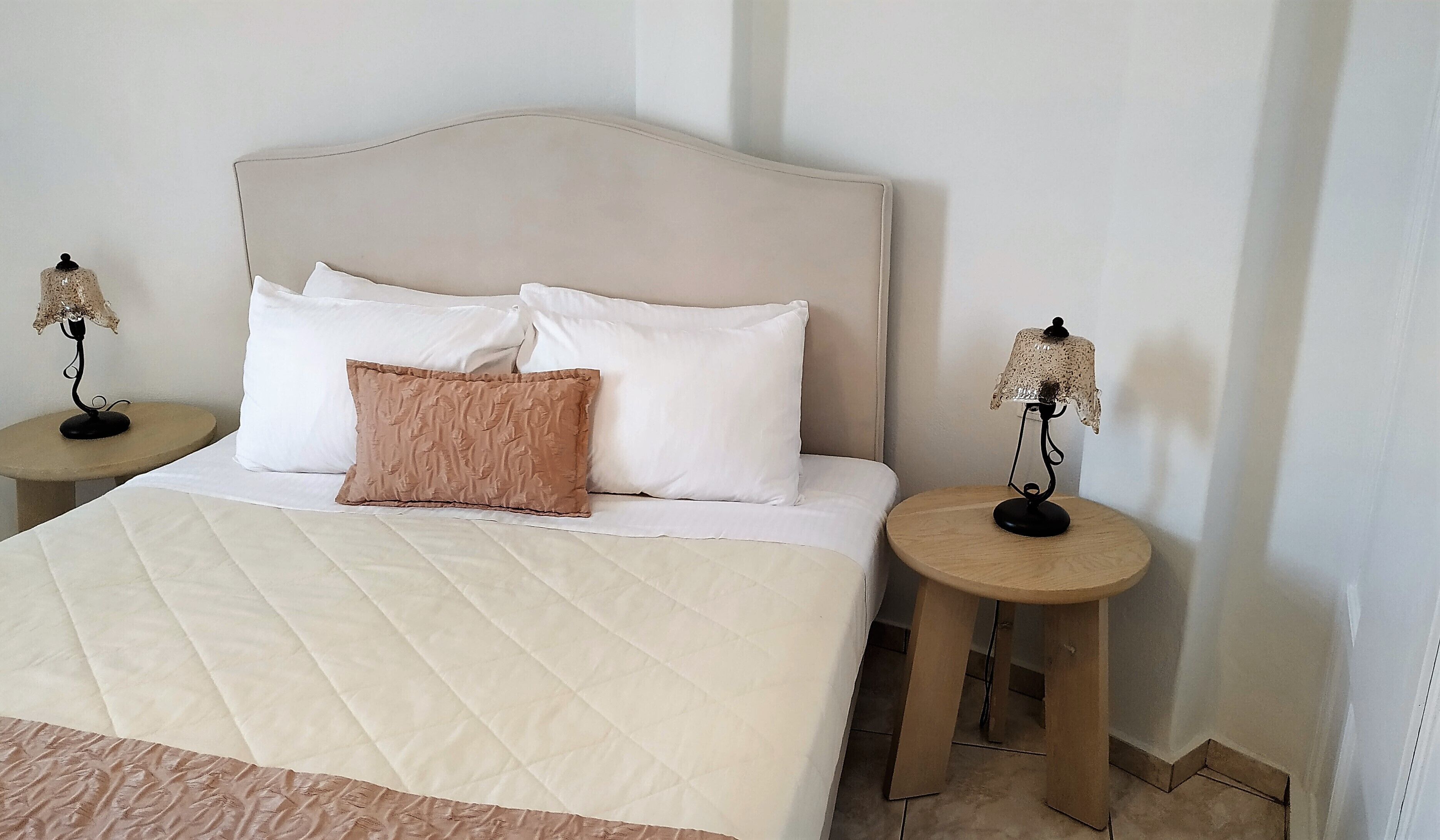 superior room | 1 bedroom, pillow-top beds, minibar, in-room safe