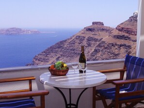 Superior Room | Balcony - Hotel Mylos (Santorini)