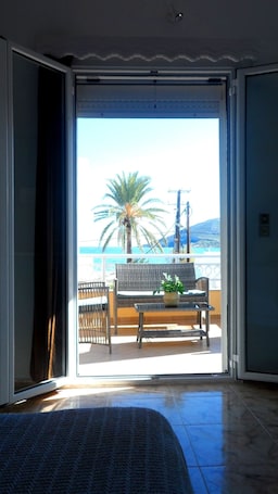 Junior Studio Suite | Terrace/patio