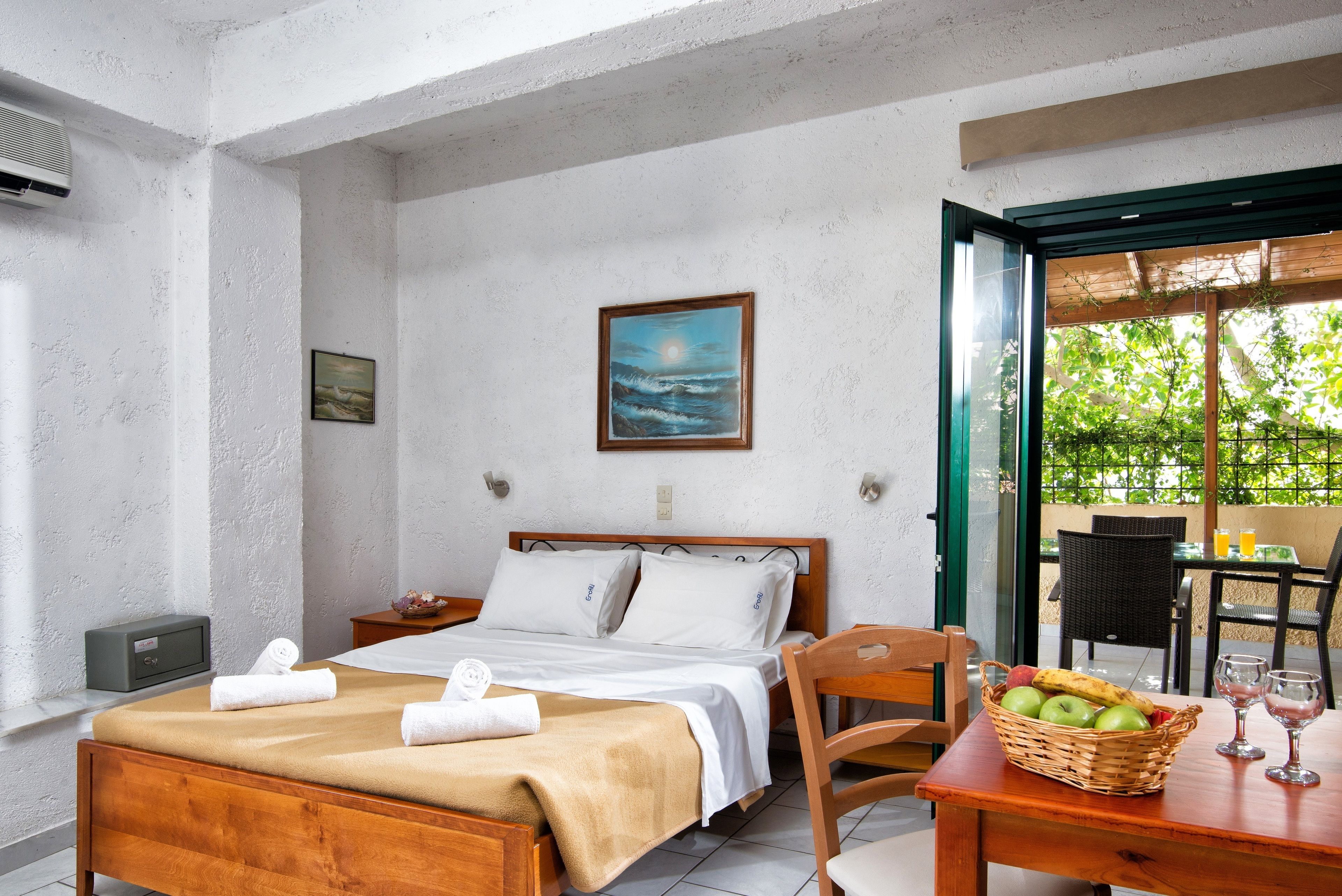 Studio (Sea or Mountain View) | In-room safe, desk, laptop workspace, blackout drapes