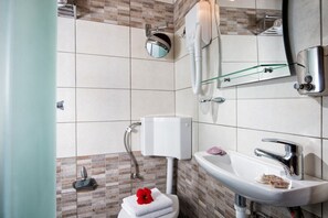 Studio (Sea or Mountain View) | Bathroom | Shower, hair dryer, towels - Erofili Apartments (Hersonissos)