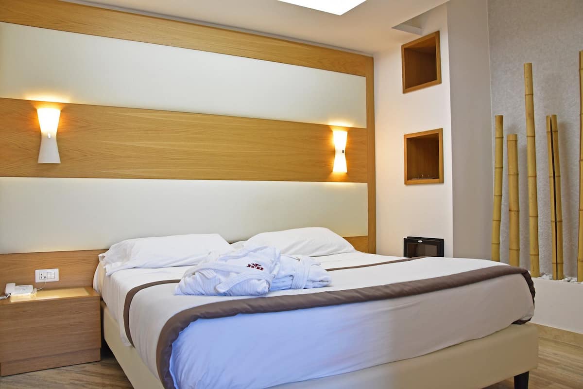 Suite | Minibar, una cassaforte in camera, con arredamento individuale