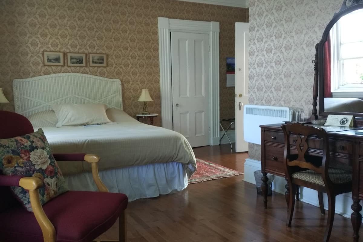 Standard Room, 1 Bedroom | Premium bedding, pillowtop beds, individually decorated