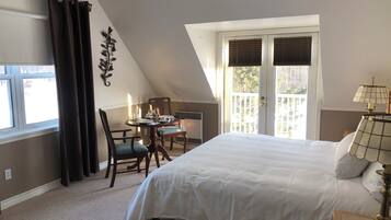 Room (King Room with Mountain View)