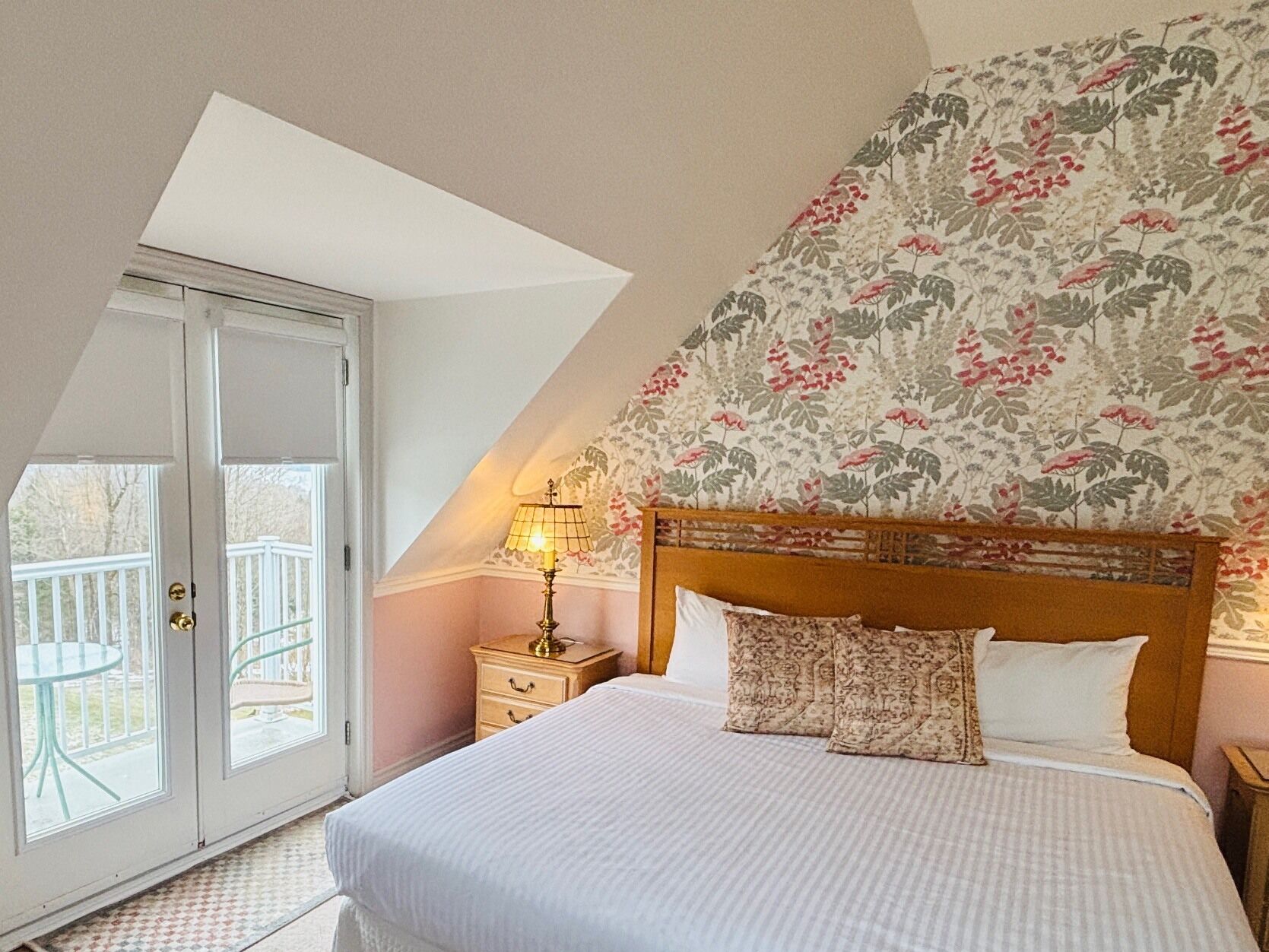 Rum (King Room with Mountain View) | Sängtillbehör av högsta kvalitet, individuell inredning och unika möbler