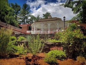 Khuôn viên nơi lưu trú