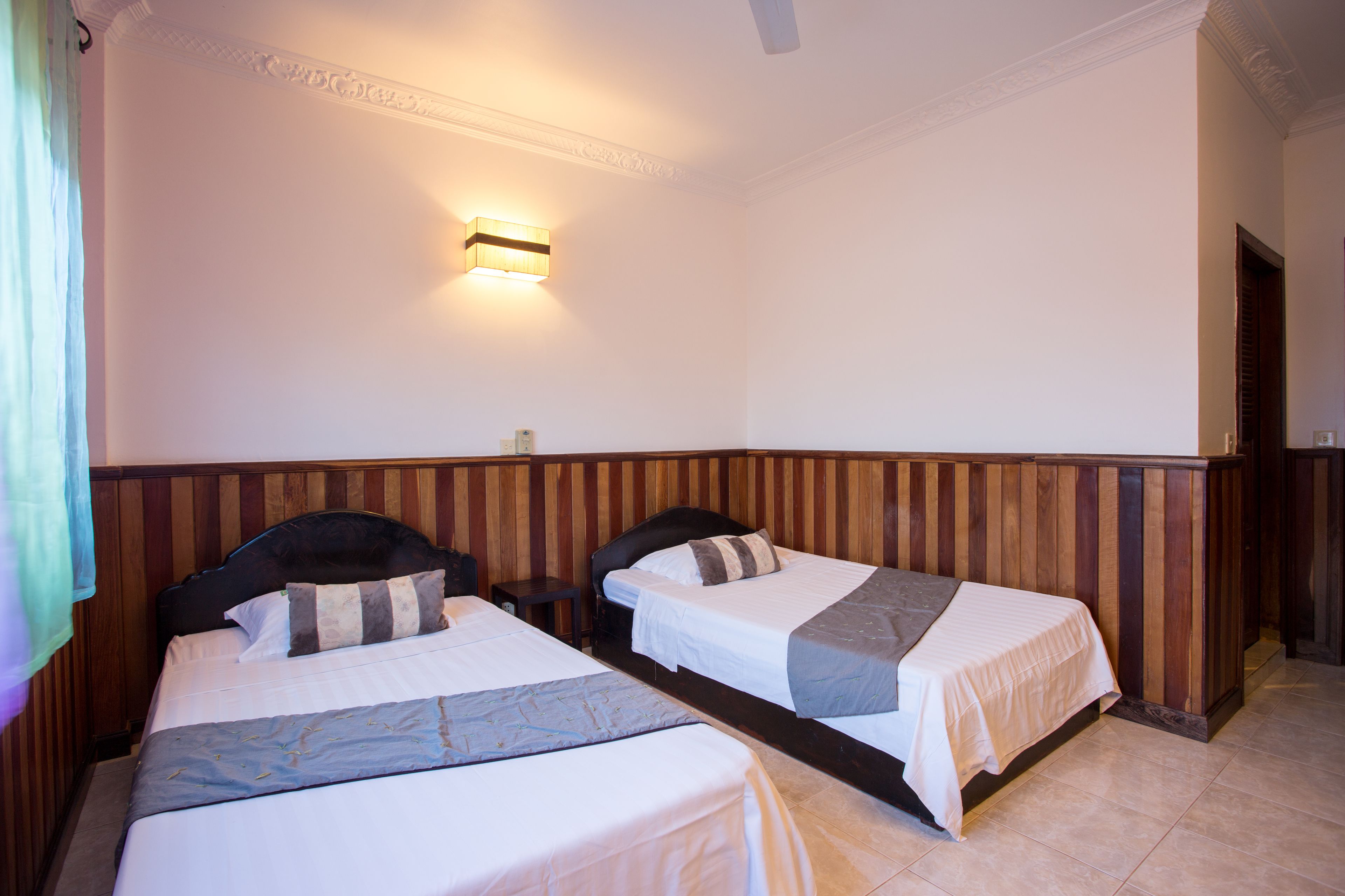 deluxe twin room | premium bedding, in-room safe, desk, cots/infant beds