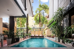 Piscina interna, piscina externa