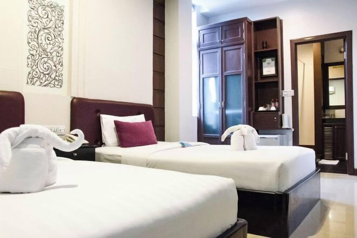 Roupas de cama premium, camas Select Comfort, frigobar
