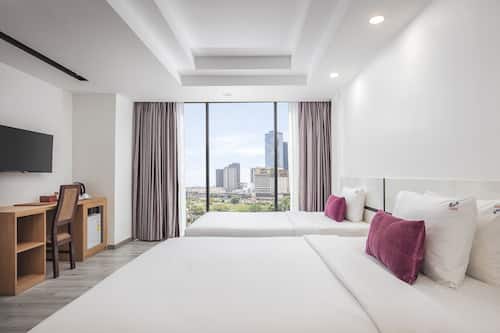 Basic Triple Room | Premium bedding, Select Comfort beds, minibar, in-room safe