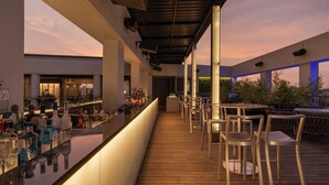 住宿內酒吧