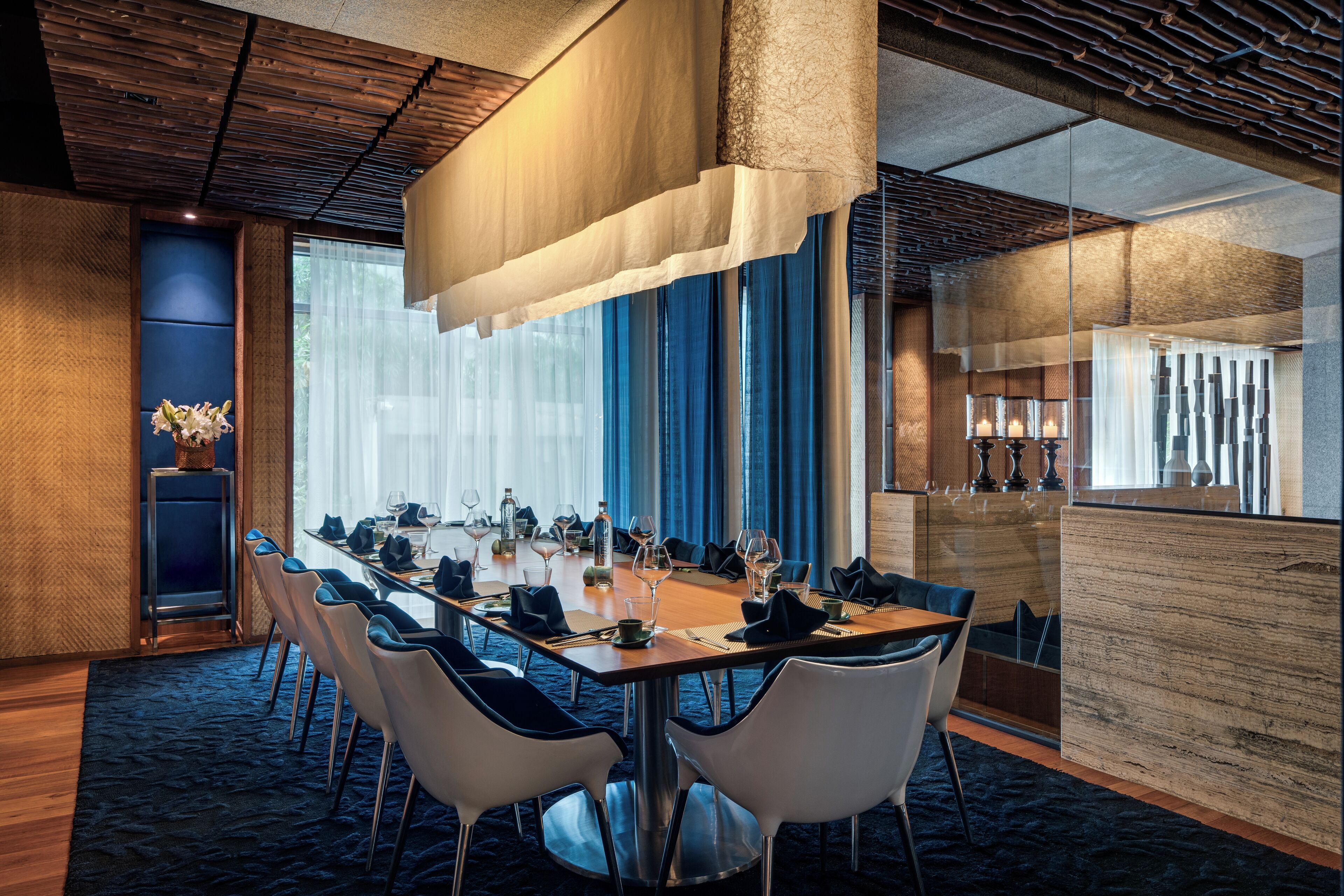 2 restaurants, breakfast, lunch, dinner served; pan-asian cuisine