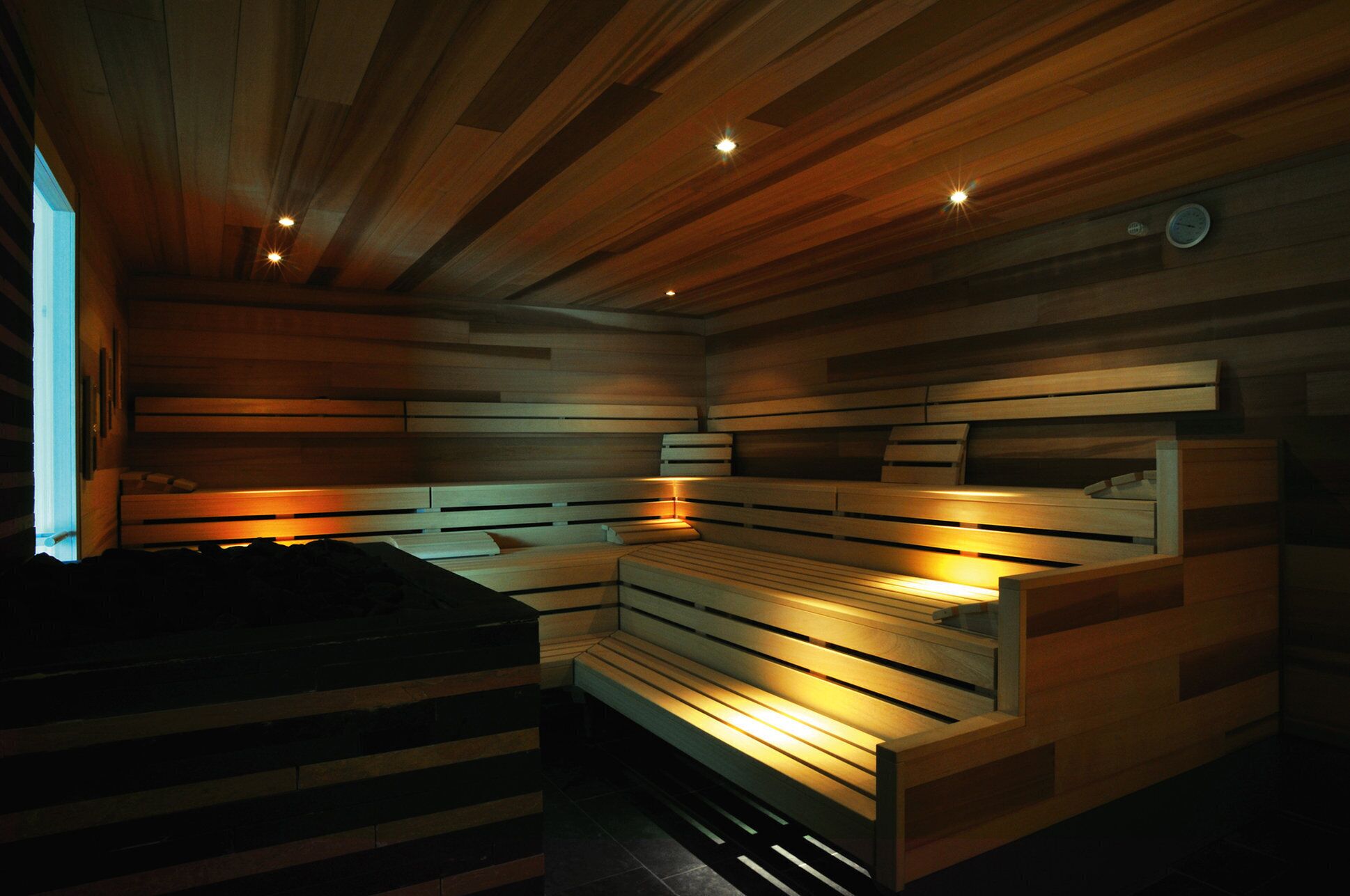 couples treatment room(s), sauna, hot tub, steam room, body treatments