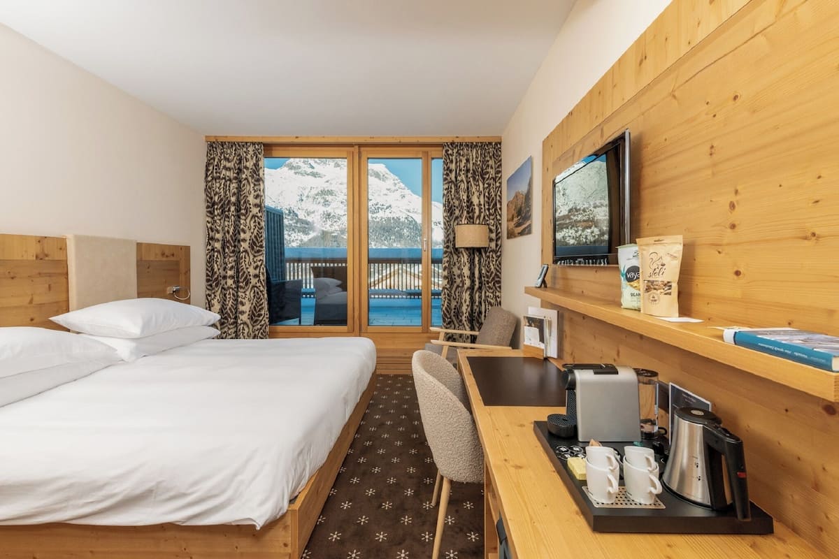 Standard (Corvatsch) | Roupas de cama antialérgicas, frigobar, cofres nos quartos, escrivaninha