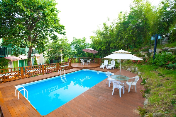 Hồ bơi ngoài trời, dù/ô trên bãi biển/hồ bơi