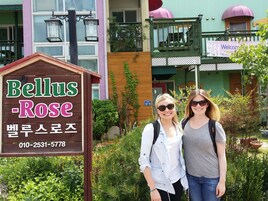 «Bellus Rose» -kyltti, jossa on myös yhteystiedot.