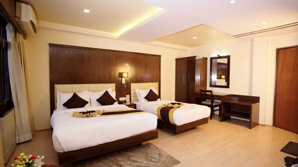 Hypo-allergenic bedding, down comforters, Select Comfort beds, minibar - Hotel Thamel (Kathmandu)
