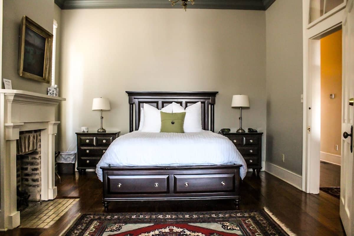 Classic Cottage, Multiple Bedrooms (Blakely Cottage) | 1 bedroom, Egyptian cotton sheets, premium bedding, in-room safe