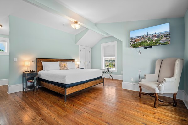 Egyptian cotton sheets, premium bedding, in-room safe