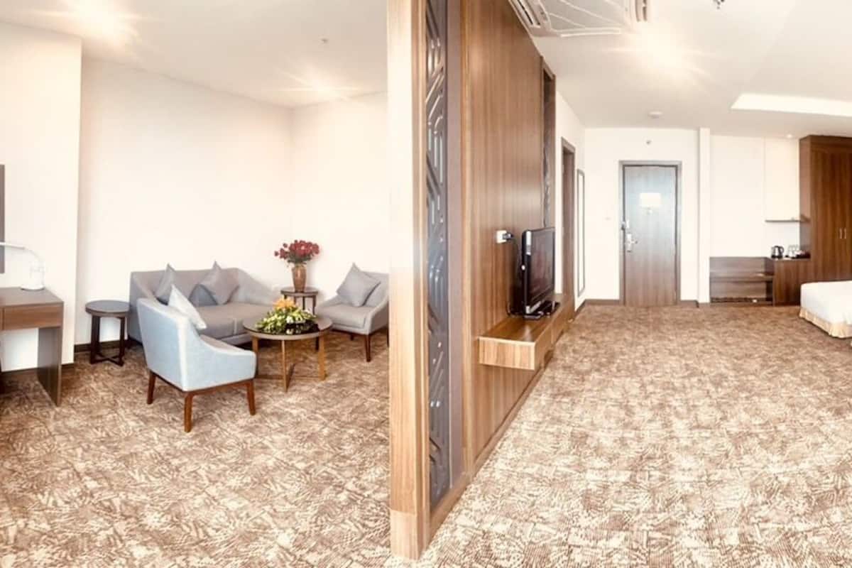 Deluxe-Dreibettzimmer | 1 Schlafzimmer, hochwertige Bettwaren, Minibar, Zimmersafe