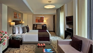 Club Room (Fortune Club Room) | Minibar, in-room safe, desk, iron/ironing board - Fortune Park, Ahmedabad - Member ITC Hotels' Group (Ahmedabad)