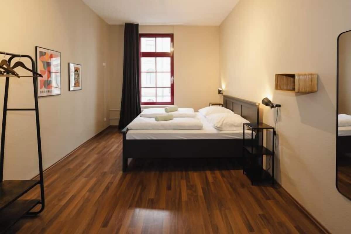 1 bedroom, pillow-top beds, in-room safe, soundproofing