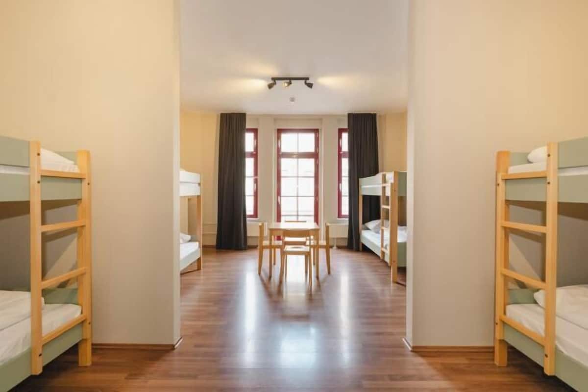 1 bedroom, pillow-top beds, in-room safe, soundproofing