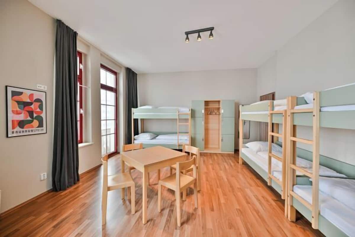 1 bedroom, pillow-top beds, in-room safe, soundproofing